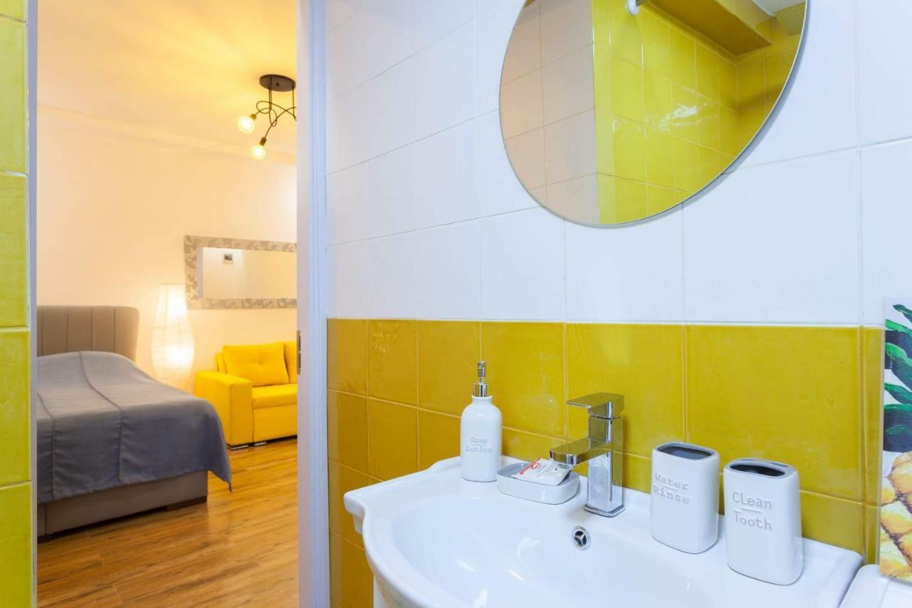 Modern Apartment In The Heart Of Old تبليسي المظهر الخارجي الصورة