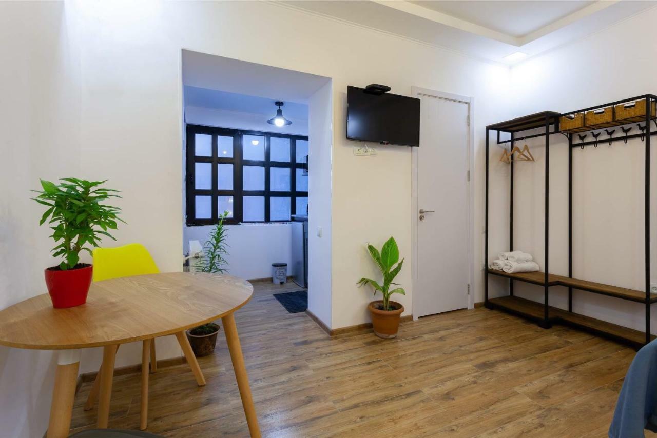 Modern Apartment In The Heart Of Old تبليسي المظهر الخارجي الصورة